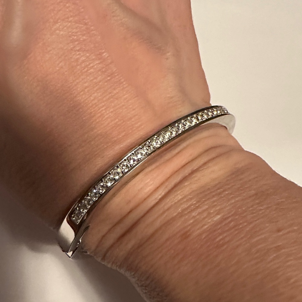 Elegant Silver Bracelet with Swarovski Crystals
